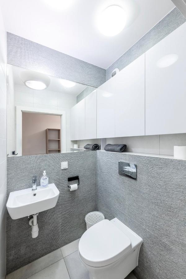 Waw Mokotow Pokoje Manhattan Varşovia Exterior foto